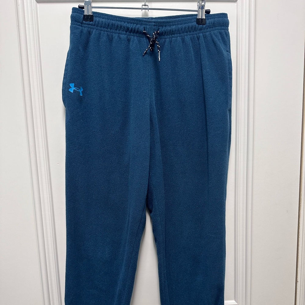 Boys Under Armour Loose Cold Gear Pant. Size YXL